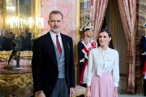 Reina Letizia combinó mal su vestuario y mostró su ropa interior