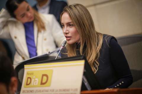 Senadora sancionada de Cambio Radical no votará en elección de magistrado: CNE decidió