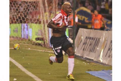 Júnior derrotó 1-0 a Nacional en el partido de ida por la gran final de la Liga