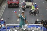 Pia Wurtzbach desfiló en Filipinas sobre una carroza que imitaba la corona de Miss Universo