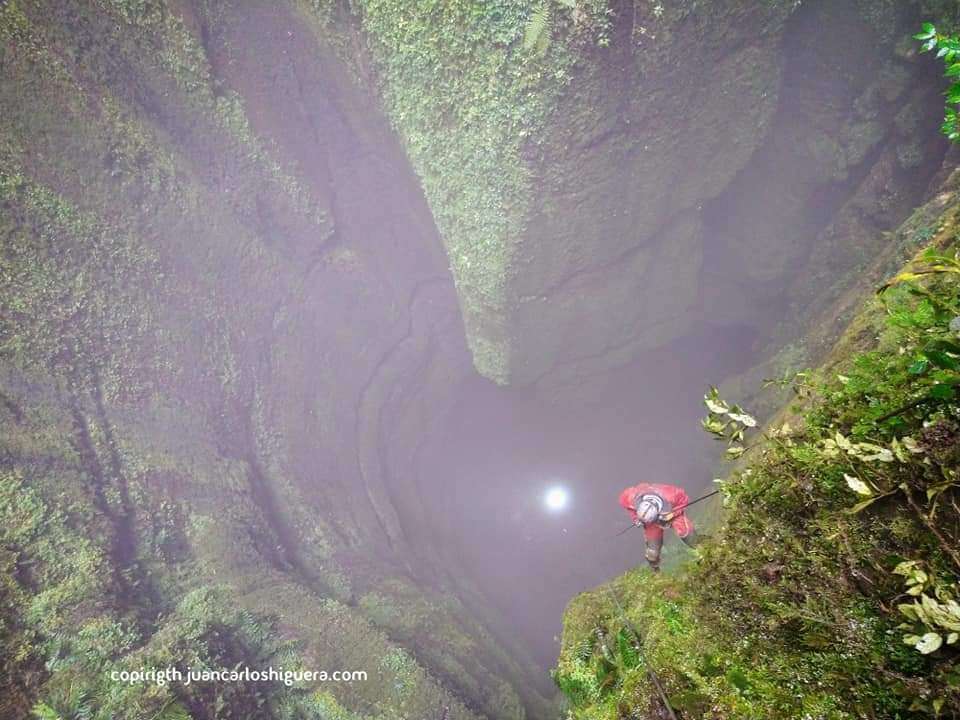 Caverna de La Tronera, en el Peñón, Santander -uno de los municipios donde mayor cantidad de cavernas hay.