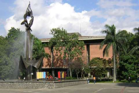 Universidad Nacional anuncia apoyo a la U. de A. ante crisis financiera