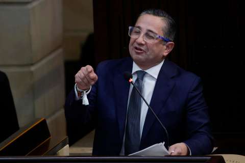 Congresista Julio César Triana denunció retiro de medidas de seguridad y pidió respuestas