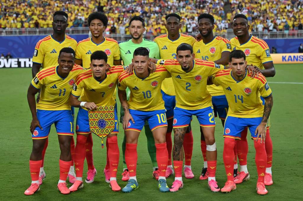 KANSAS CITY (United States), 03/07/2026.- Players of Colombia pose for a family picture ahead of the FIFA World Cup 2026 Round of 32 match Colombia against Ghana, in Kansas City, Missouri, USA, 03 July 2026. EFE/EPA/AMY KONTRAS