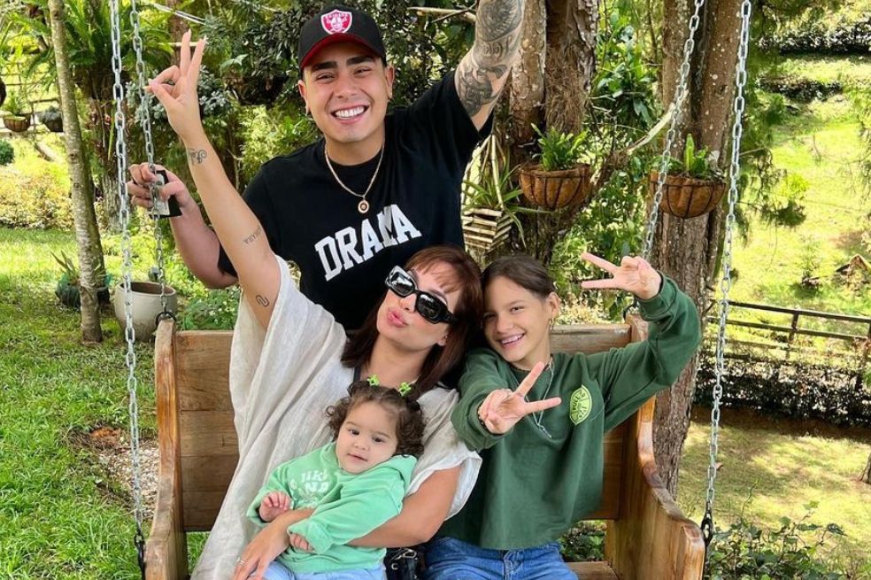 Andrea Valdiri y Felipe Saruma regresaron de sus vacaciones en Punta Cana. Así los recibió la hija menor de la barranquillera.
