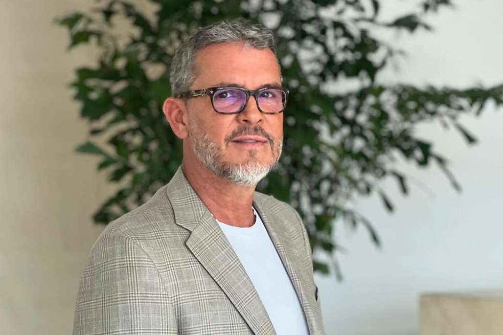Guillermo, hermano de Carlos Vives no bautizó sus hijos por lo católico ¿Por qué?