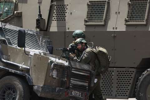 Soldado israelí reveló cómo su batallón obligó a palestinos a serviles como “escudos humanos”