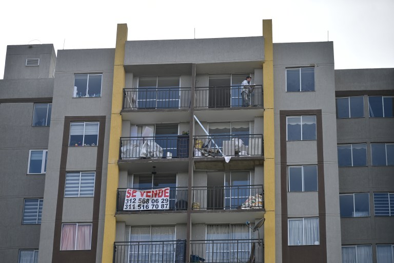 Conjuntos residenciales de Bogotá hacen cuentas por el aumento del salario mínimo