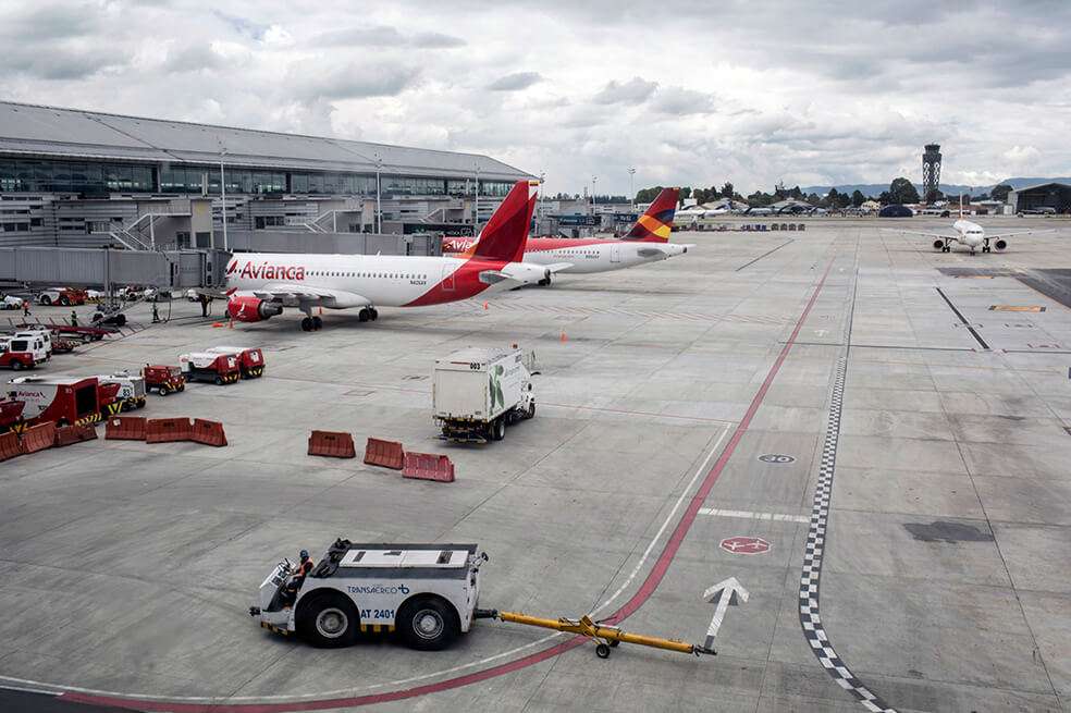 La Autoridad Nacional de Licencias Ambientales (ANLA) aprobó un permiso temporal para la operación de las pistas del aeropuerto. / Bloomberg