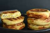 ¡Para que te antojes! Receta de arepas con queso y tocineta
