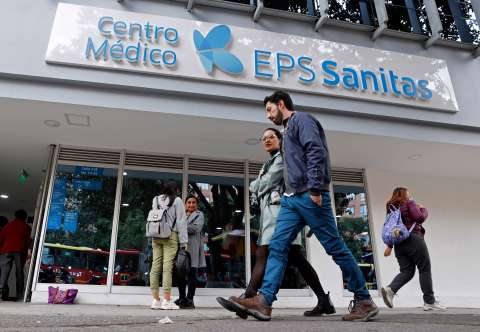Usuario de EPS Sanitas en Bogotá: Ahora hay un nuevo lugar donde puede reclamar medicamentos