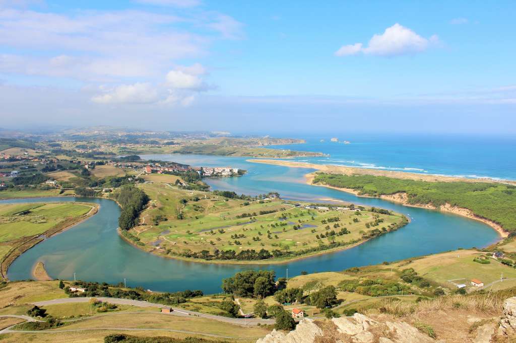 Estuario del río Pas, en España.