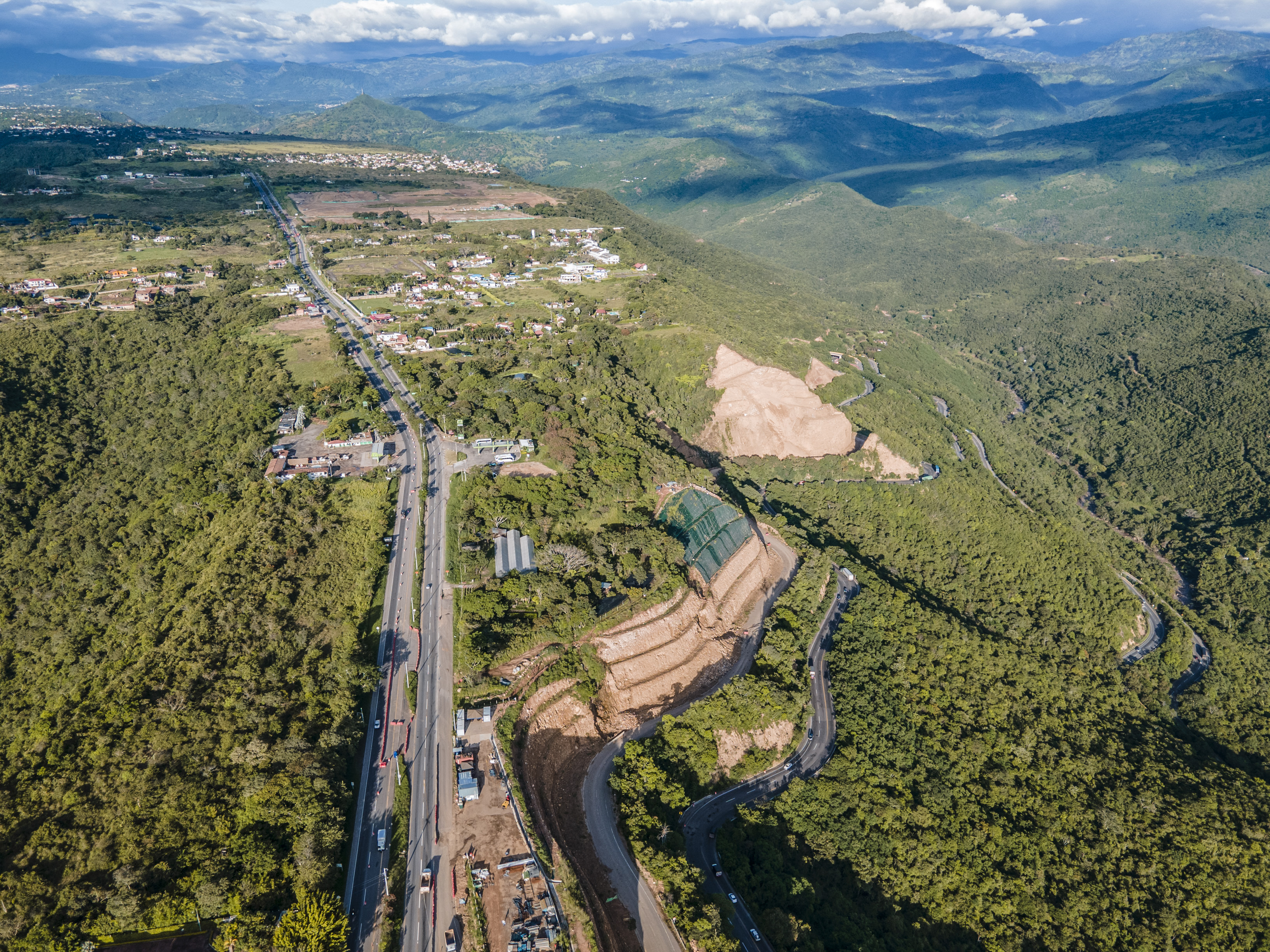 El contrato del Tercer Carril en la vía Bogotá-Girardot tiene un costo de 5,8 billones de pesos y es 100% capital privado.
