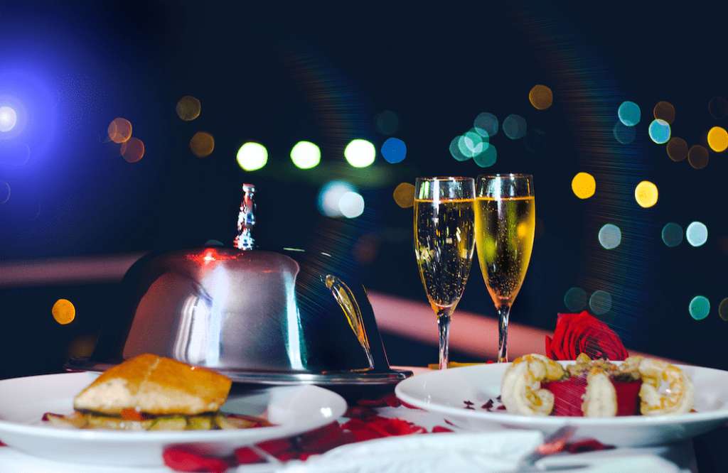 Los hoteles han preparado muy buenas propuestas para celebrar Navidad y Año Nuevo, ya sea en sus propias instalaciones o a domicilio.