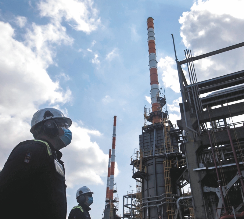 Para marzo, el país registró una producción de petróleo de 751.000 barriles diarios, la cifra más alta reportada en los últimos 14 meses / Bloomberg