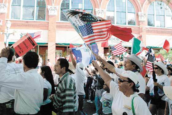 Crece cifra de inmigrantes no autorizados con trabajos cualificados en EE.UU.