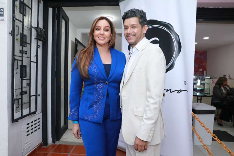 Natalie Ackermann y el diseñador Gaitano