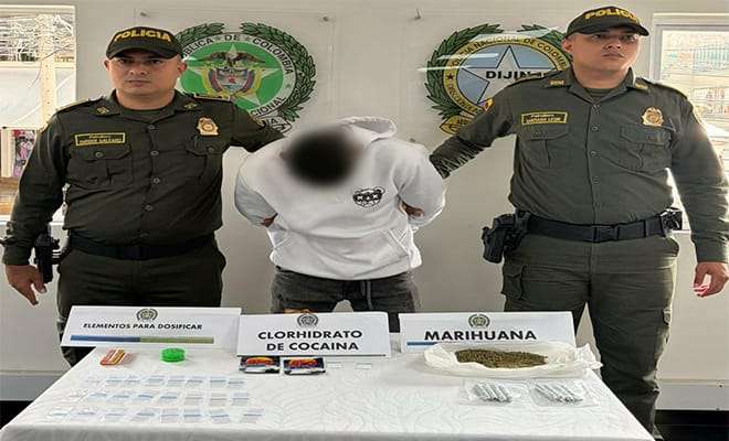 Alias ‘Ventura’ tenía un amplio historial delictivo que se remonta a 2011. Según las autoridades, registra múltiples antecedentes por tráfico, fabricación y porte de estupefacientes, así como procesos por porte ilegal de armas de fuego, lesiones personales, violencia intrafamiliar, daño en bien ajeno y, recientemente, constreñimiento ilegal.