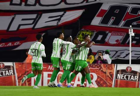 En imágenes: así se vivió el duelo entre Santa Fe y Atlético Nacional en El Campín
