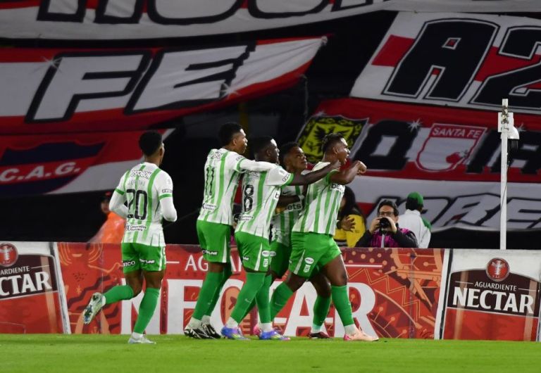 En imágenes: así se vivió el duelo entre Santa Fe y Atlético Nacional en El Campín