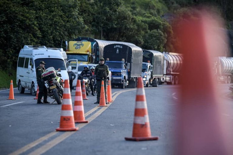 Vía al Llano completa un mes de cierres: transporte de alimentos, el más golpeado
