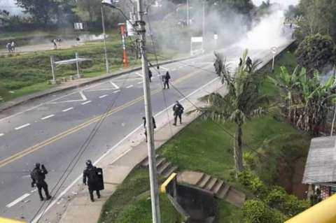Autoridades territoriales del Cauca alertan sobre agresiones por parte del Esmad