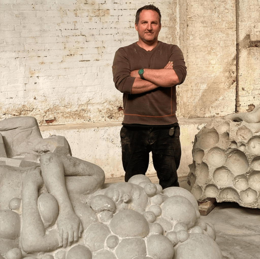 El artista británico Jason deCaires Taylor tiene obras sumergidas en 11 países.