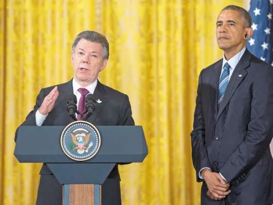 El presidente de Colombia, Juan Manuel Santos, y el presidente de Estados Unidos, Barack Obama, durante la celebración de los 15 años del Plan Colombia en Washington. / EFE