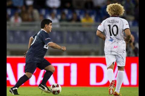 Maradona y Valderrama, juntos en el partido por la paz