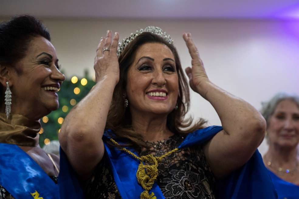 Rosalia Pereia está familiarizada con la pasarela pues ya ganó otro título en su barrio en 2016. / AFP