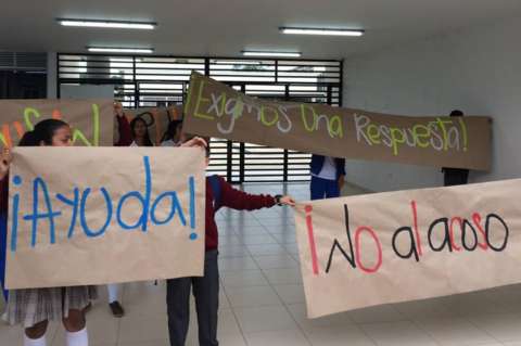 Protestas de estudiantes por presuntos casos de acoso sexual en colegio de Cauca