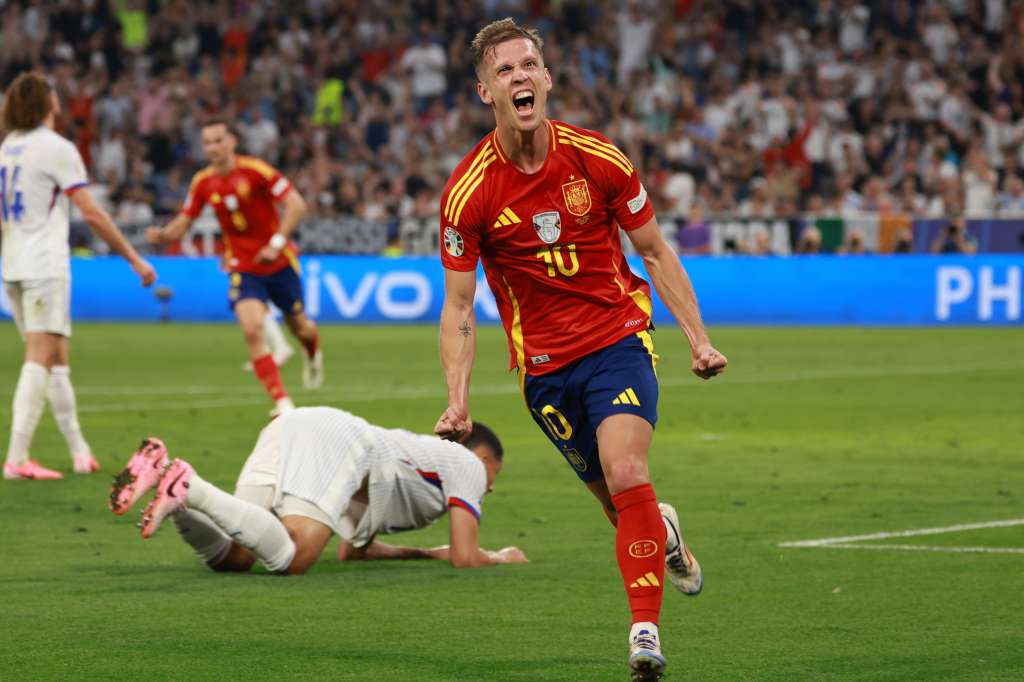 Munich (Germany), 09/07/2024.- Daniel Olmo of Spain celebrates after scoring the 2-1 goal during UEFA EURO 2024 semi-finals soccer match between Spain and France in Munich, Germany, 09 July 2024. (Francia, Alemania, España) EFE/EPA/CLEMENS BILAN