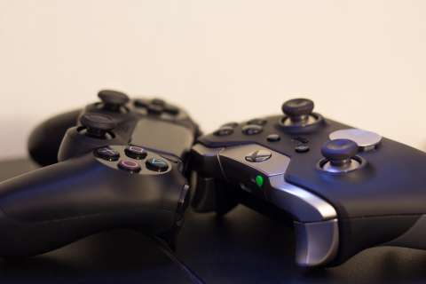 ¿Cómo conectar un control de PlayStation o Xbox al celular?