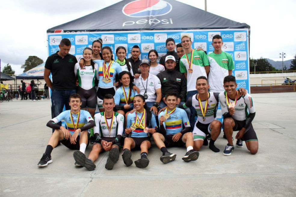 La delegación paisa ganadora en Bogotá / Fedeciclismo