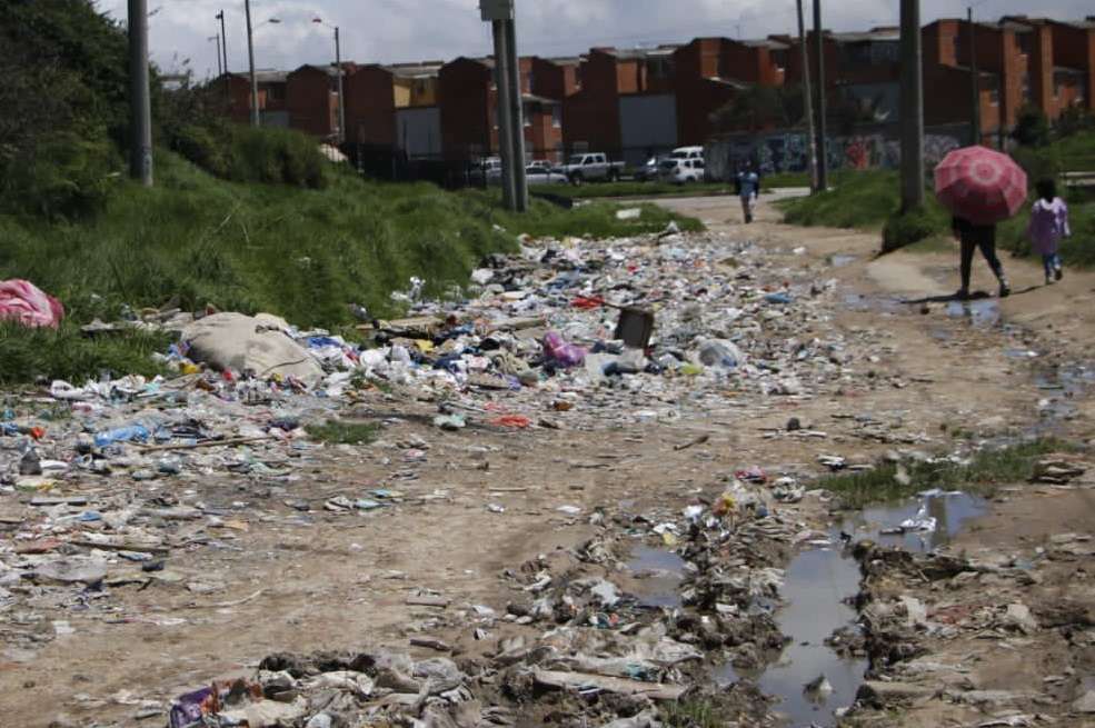 Acumulación de basuras en calles de Soacha, Cundinamarca.