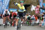 Schachmann ganó tercera etapa en el País Vasco y Martínez es cuarto