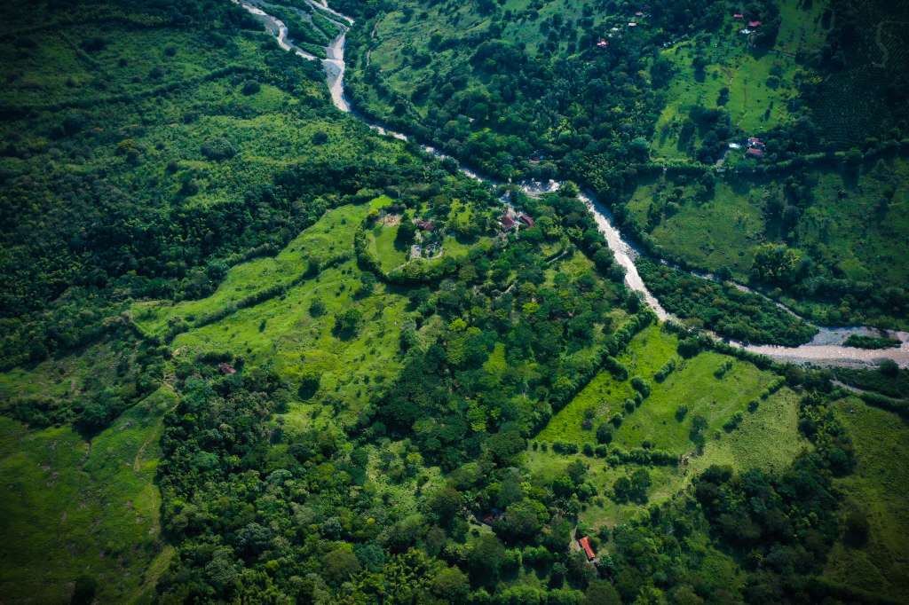 Río Cartama (Antioquia) una de las cuencas hidrográficas protegidas por la Fundación Argos.