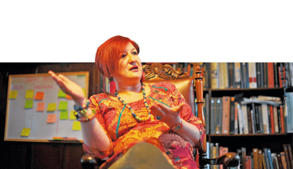 La escritora Diana Uribe es responsable del espacio virtual La Casa de la Historia. / Gustavo Torrijos