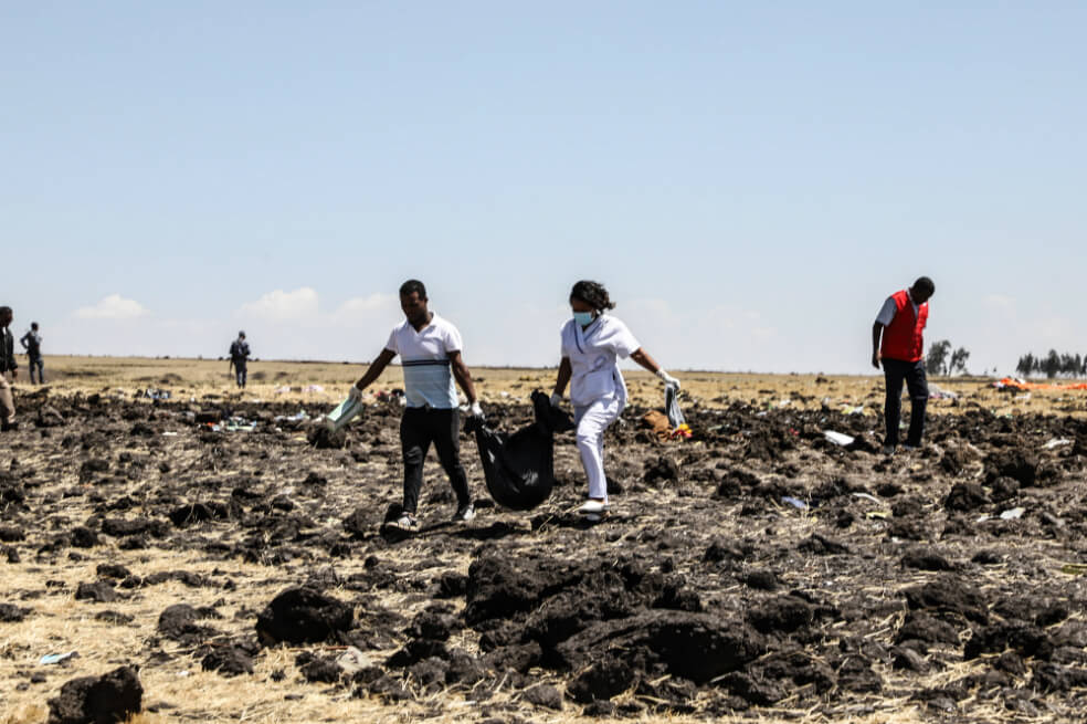 En el Boeing 737 de Ethiopian Airlines ET 302 de Adís Abeba a Nairobi viajaban 157 personas, 149 pasajeros y 8 miembros de tripulación. / AFP