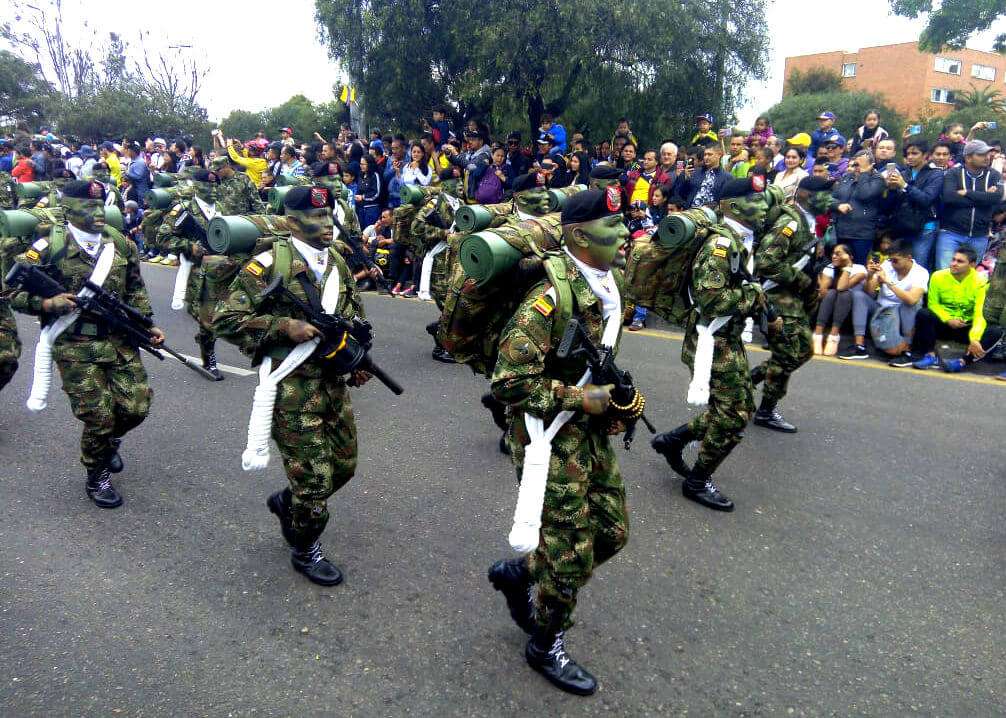 La parada militar iniciará a las 9:00 de la mañana en la avenida Ferrocarril con calle 42 y luego tomará la avenida Jordán, para terminar a la altura de la calle 80 en el sector conocido como puente del Éxito. / Yorley Ruiz. El Espectador