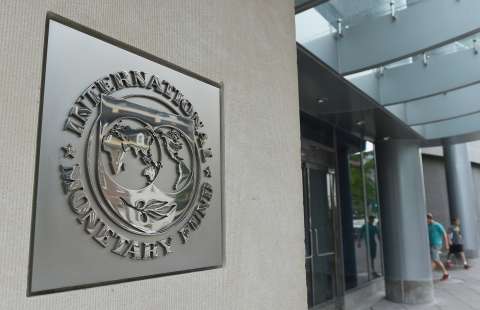 FMI alerta por el auge del endeudamiento en los países, que se quedan sin margen de maniobra