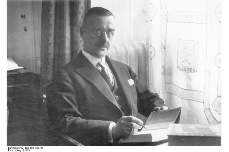 Thomas Mann: 70 años de la muerte del Nobel alemán que enfrentó al nazismo