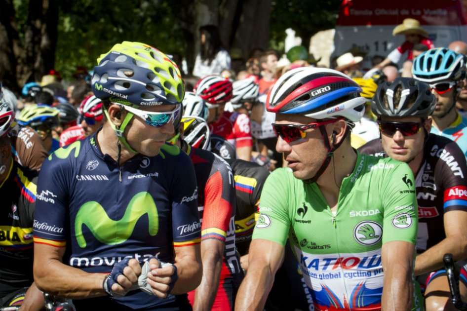 Valverde junto con Purito antes de iniciar la etapa 18 de la Vuelta. Foto: AFP