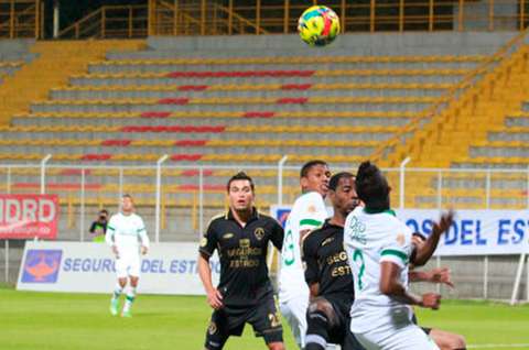 Alexis García debutó como DT de Fortaleza con empate ante Cali