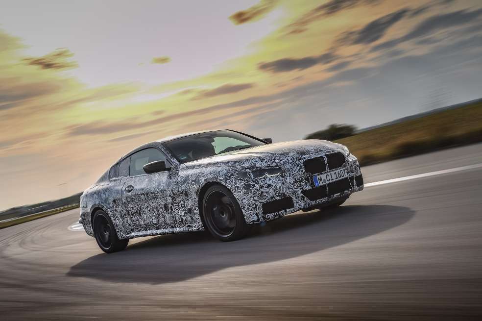 En su línea de altas prestaciones y bajo la icónica M que la marca les otorga a sus coches con estas características, el Serie 4 tendrá una versión BMW M440i xDrive Coupe, que estará dotado de un propulsor de seis cilindros en línea que producirá unos 374 caballos de poder.
