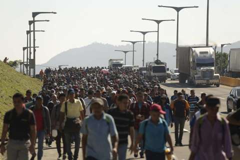 Nueva caravana de 2.000 migrantes salvadoreños rumbo a EE. UU.