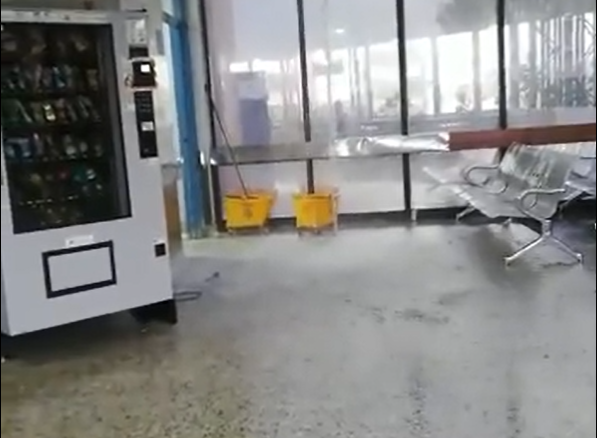 Hospital de Kennedy: por ruptura de tubo se inundó unidad hospitalaria.