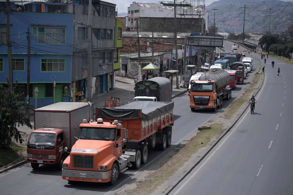 Diferentes aspectos de este día en Bogotá, en el que los habitantes se movilizaron en otros medios de transporte como: Transmilenio, taxis o bicicletas.