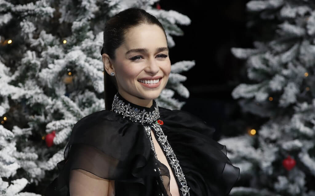 Según Emilia Clarke, al inicio de su carrera no pensaba que era "digna de requerir o necesitar" nada o de imponer sus propias condiciones. / AFP