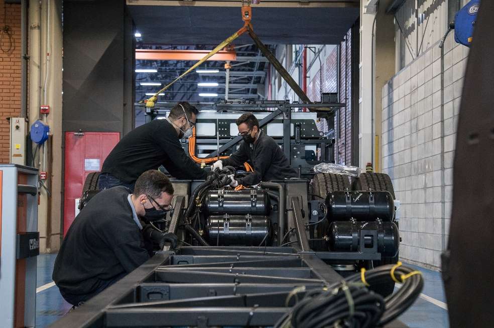 El chasís de autobús eléctrico (vehículo urbano) es 100 % desarrollado por el equipo de ingeniería de la marca en Brasil.